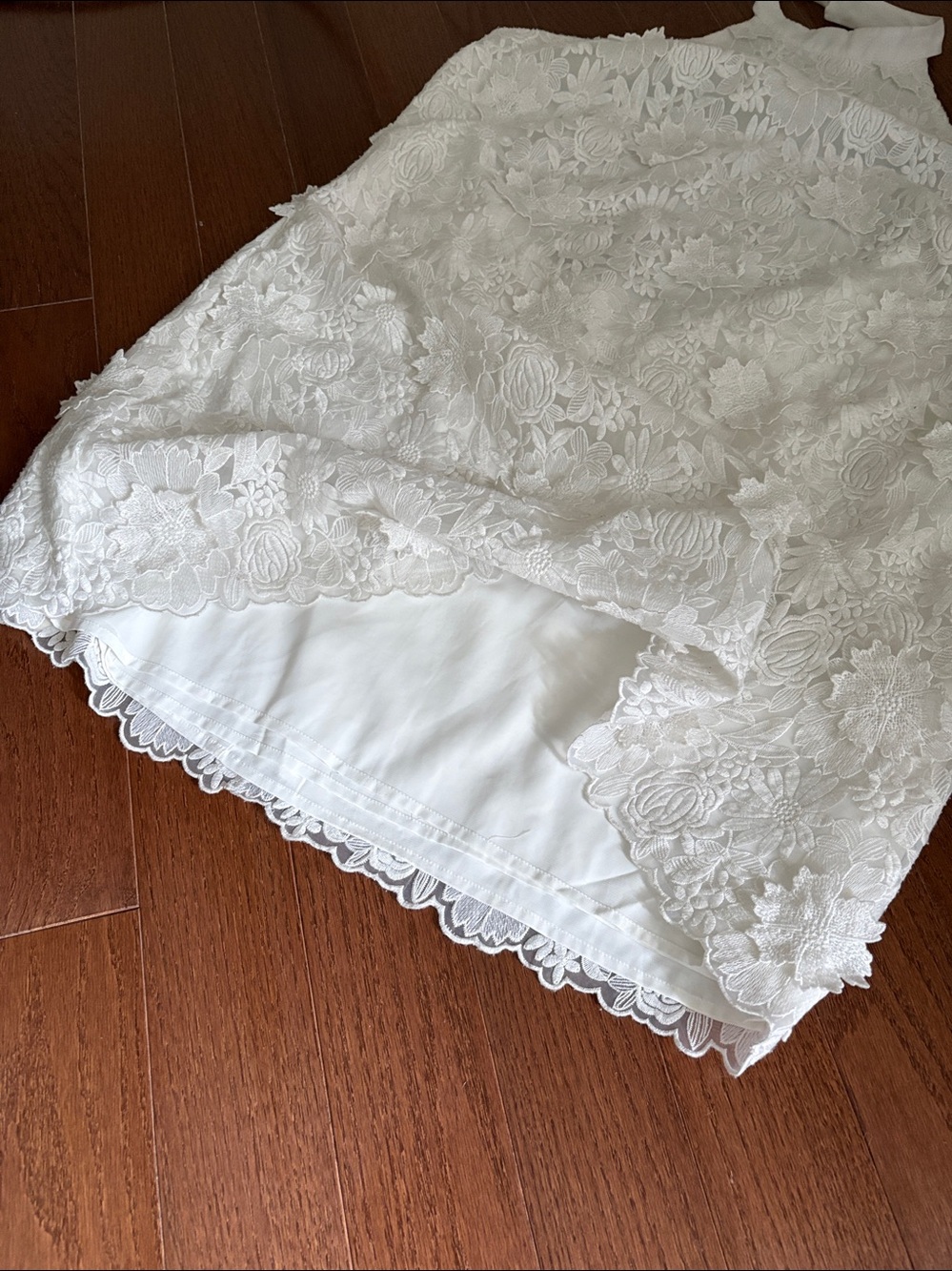 NWT Abercrombie & Fitch White Lace Appliqué Detail Dress - Picture 3 of 15